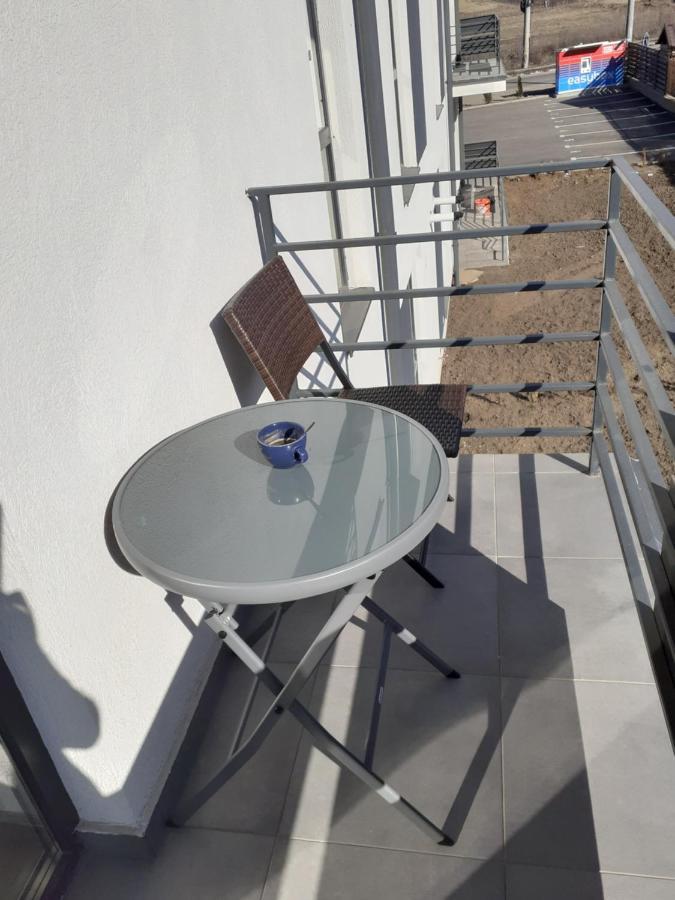 Sara Apartman Livezeni  Екстериор снимка