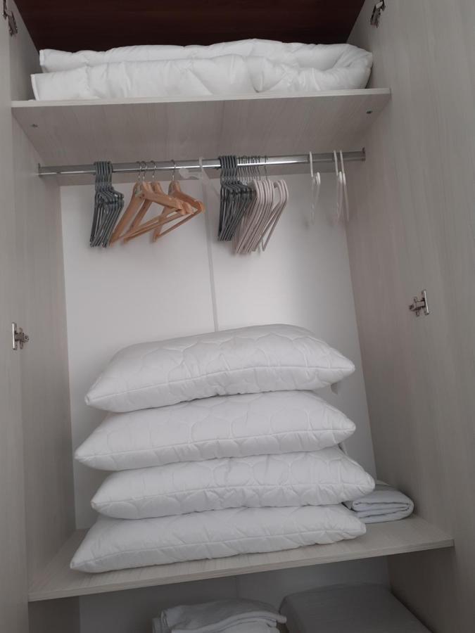 Sara Apartman Livezeni  Екстериор снимка