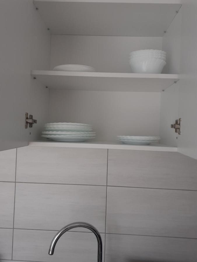 Sara Apartman Livezeni  Екстериор снимка