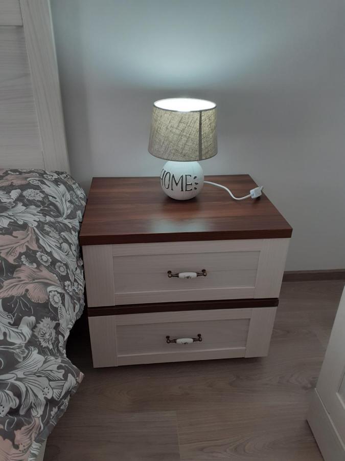 Sara Apartman Livezeni  Екстериор снимка